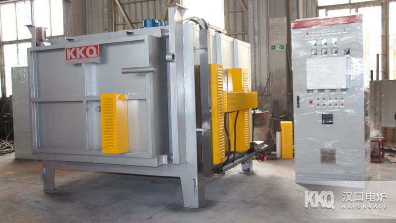 航空發(fā)動機(jī)箱式熱處理爐